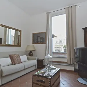 Apartment Spanish Steps Corner